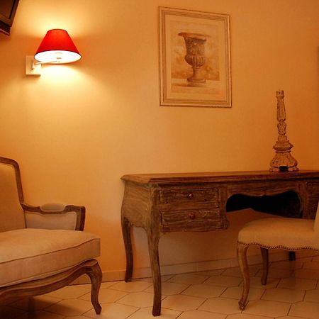 Hotel Les Mazets Des Roches Tarascon Quarto foto