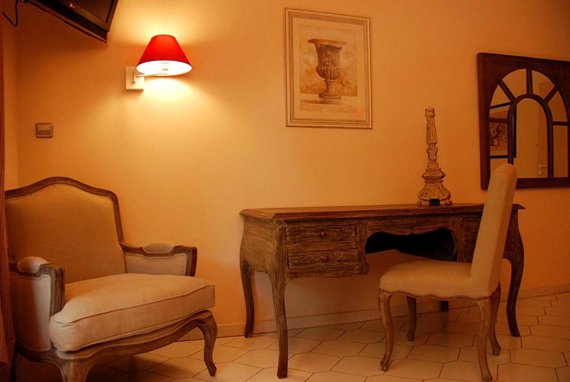 Hotel Les Mazets Des Roches Tarascon Quarto foto